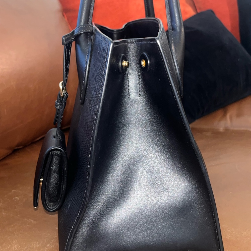 Medium Saffiano leather Prada
Monochrome bag - Picture 4 of 12